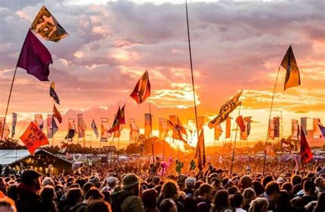  Festival de Glastonbury: Uma Celebração da Música e um Reflexo da Cultura Britânica Contemporânea