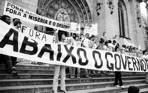  O Levante de 1980: Uma Busca pela Democracia na Coreia do Sul Liderada por Mun Jeong-Hyeon