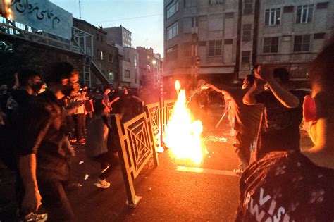 Protestos de 2022 no Irã; Um Fogo Que Igniu Uma Nação Inteira